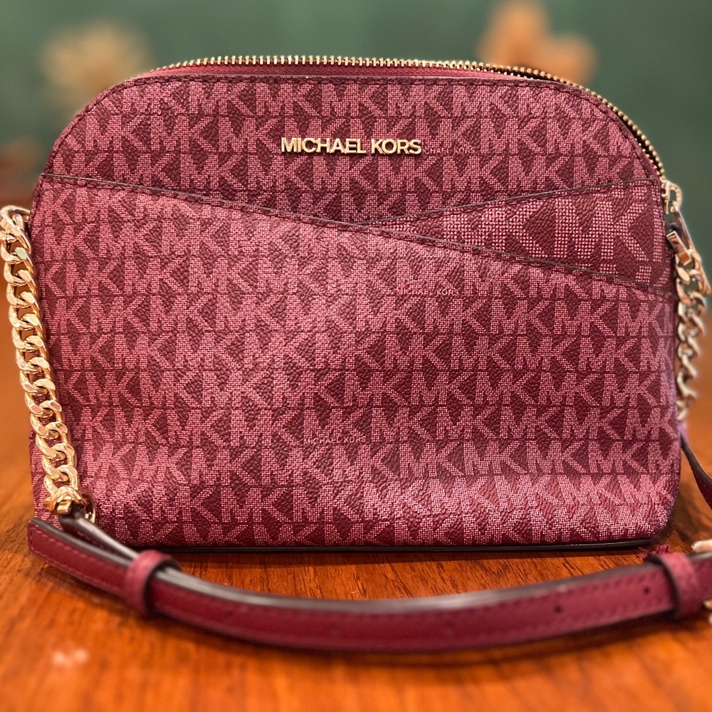 Michael Kors jet set travel bag